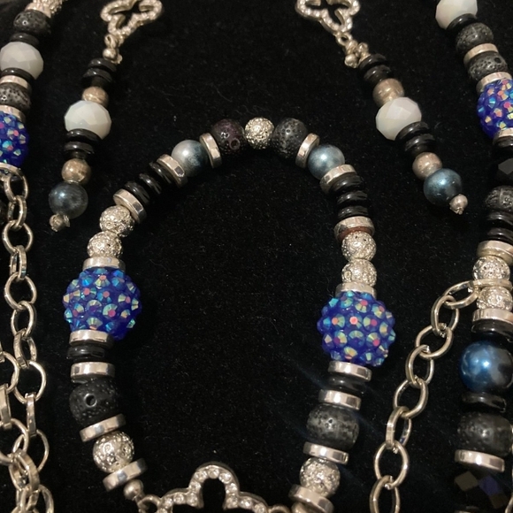 Elegant Silver and Blue Beaded Jewelry Set - Picture 3 of 3